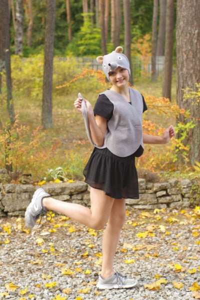 hiire kostüüm lapse seljas