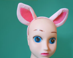 Sea peavõru nuku peas.